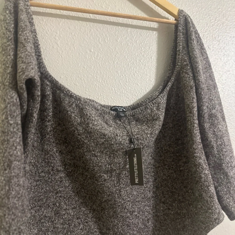 🐣NWT PrettyLittleThing Charcoal Off-Shoulder Sweater - Picture 6 of 12